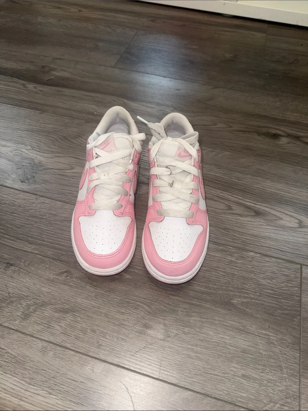 Nike Kids Pink and White Low-Top Sneakers